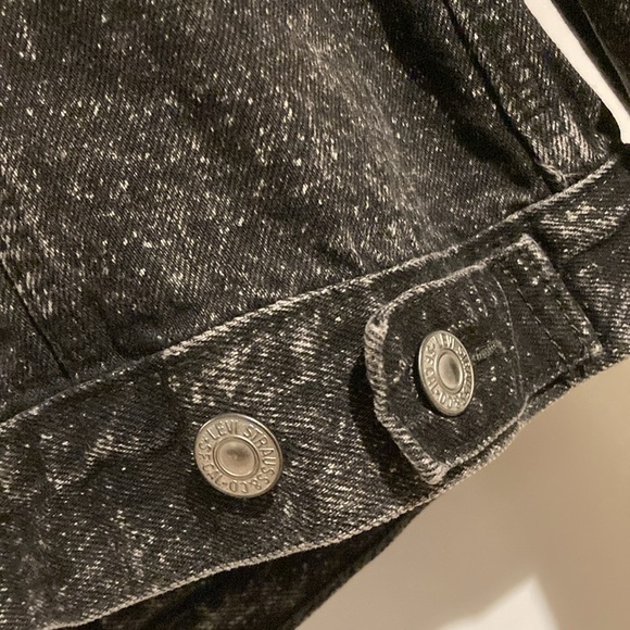 LEVIS Premium ‘WILL WORK FOR MAKEUP’ black denim jacket - Picture 9 of 9
